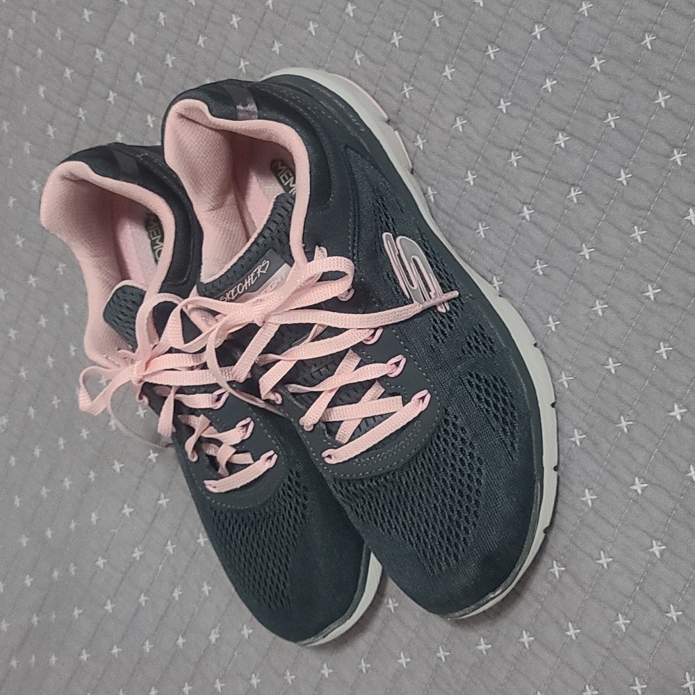 Skechers Air-Cooled Gray & Pink Memory Foam Mesh Lite-Weight Sneakers Size 8.5